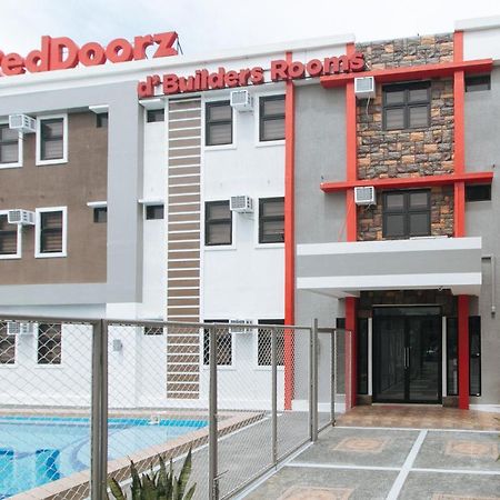 Reddoorz Plus At Dbuilders Poblacion Bgc Тагиг Экстерьер фото