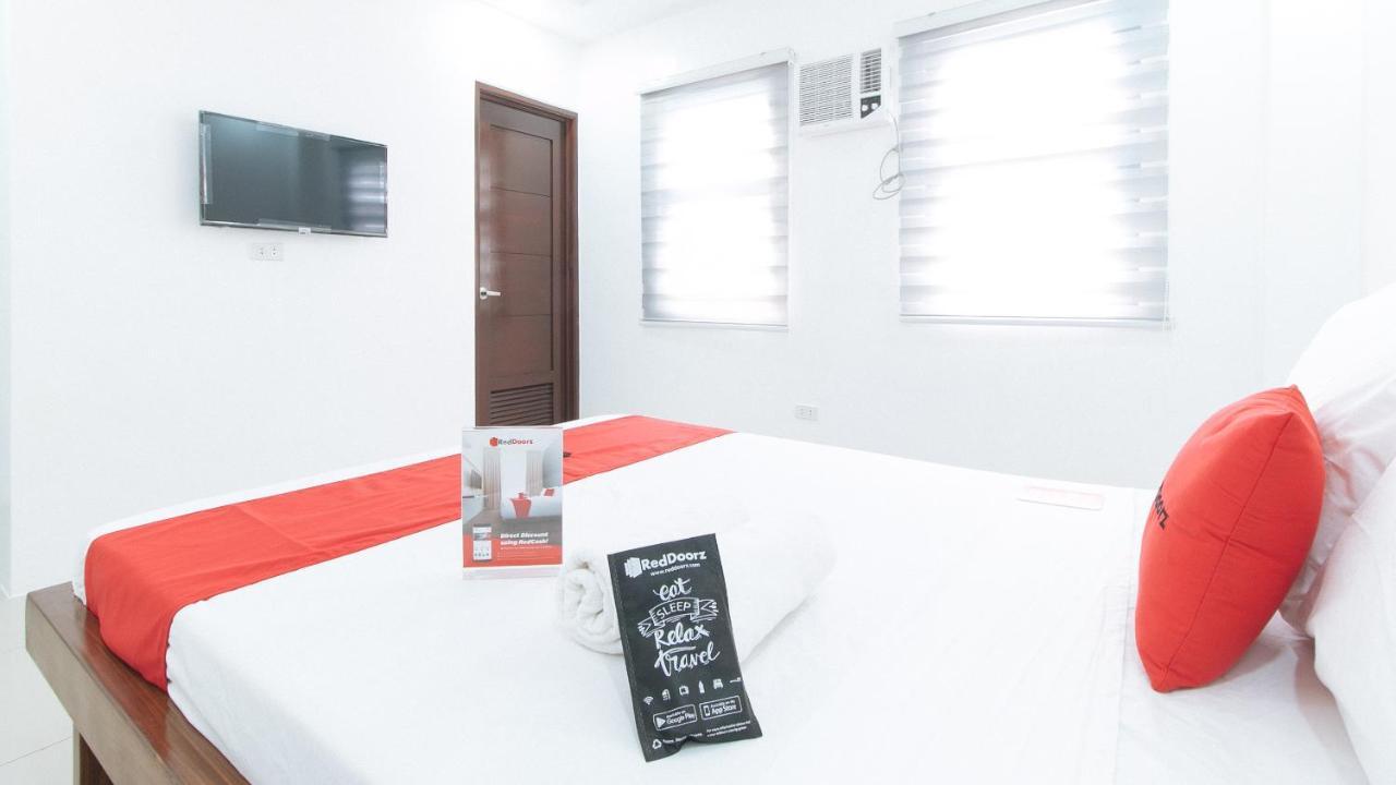 Reddoorz Plus At Dbuilders Poblacion Bgc Тагиг Экстерьер фото