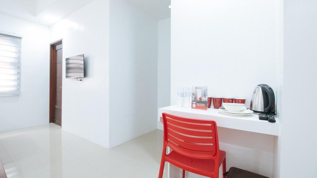 Reddoorz Plus At Dbuilders Poblacion Bgc Тагиг Экстерьер фото